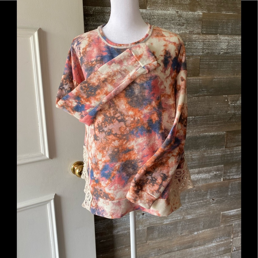Lady’s Colorful Long Sleeve Top